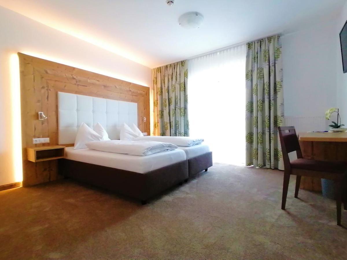 Hotel Berghof Милщат Екстериор снимка