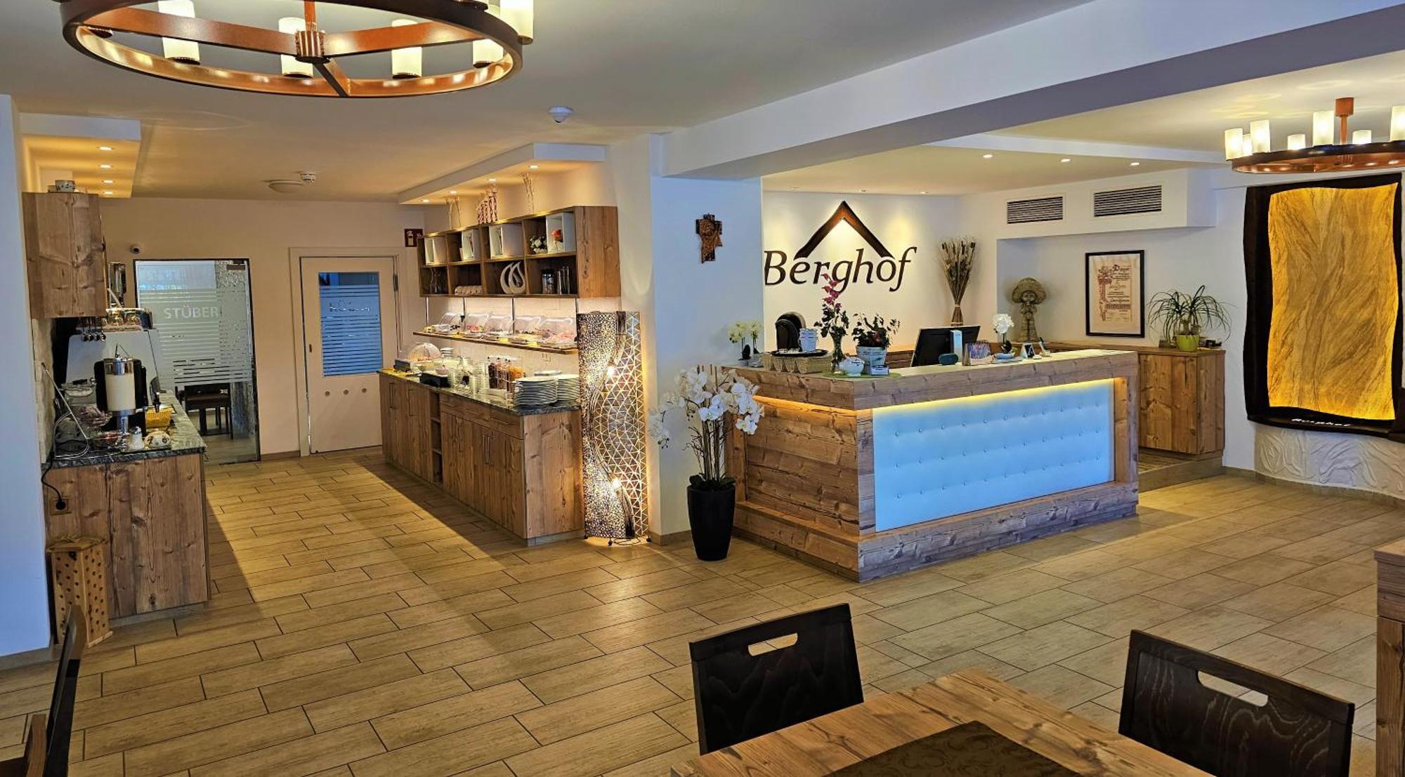 Hotel Berghof Милщат Екстериор снимка