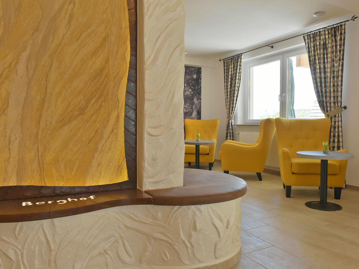 Hotel Berghof Милщат Екстериор снимка