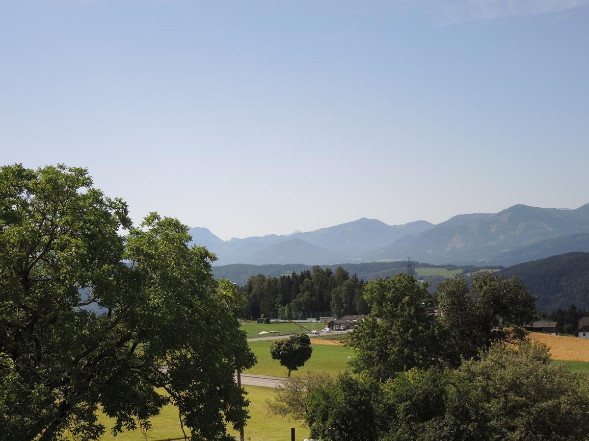 Hotel Berghof Милщат Екстериор снимка